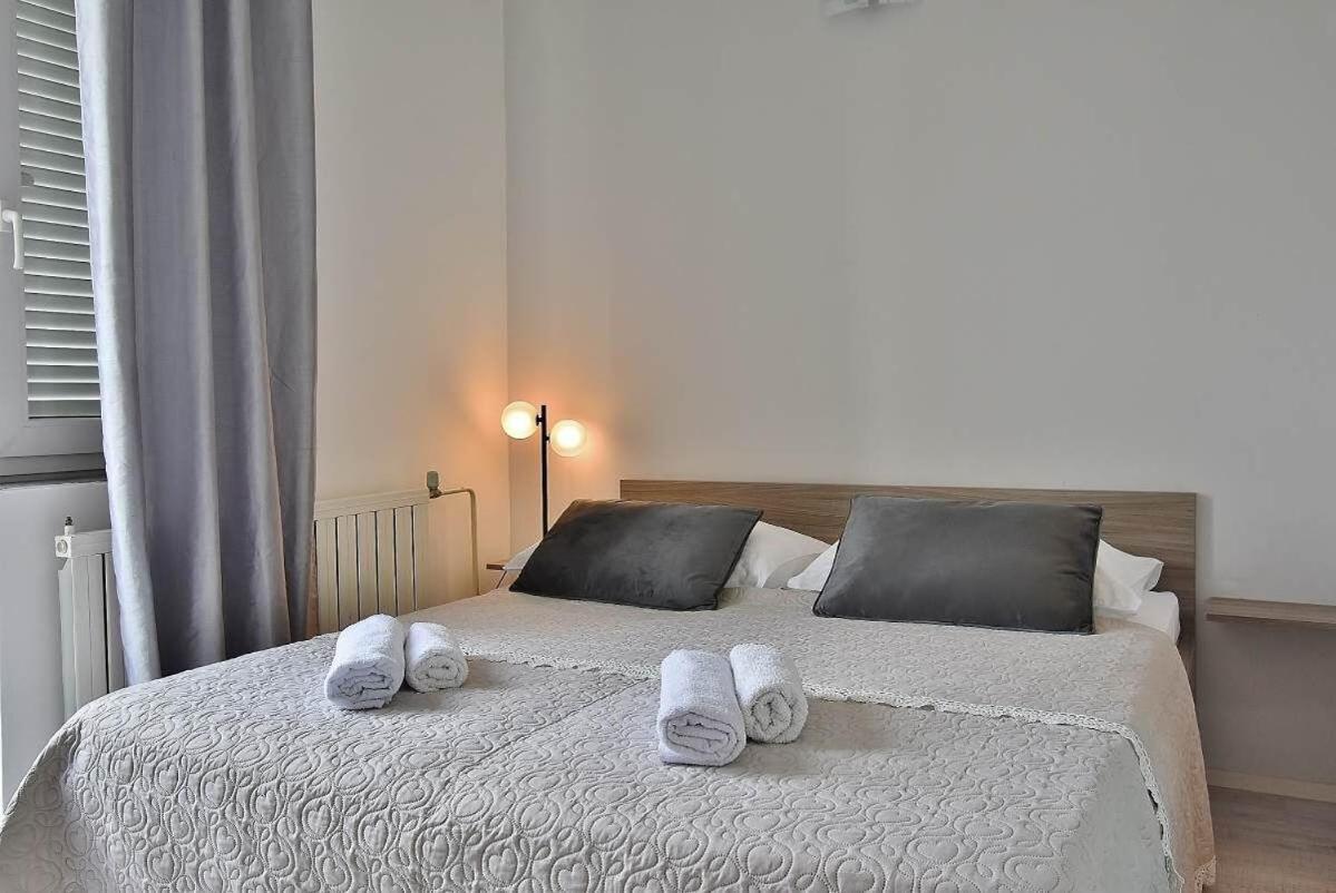 Apartments Ruzica Banjol 外观 照片